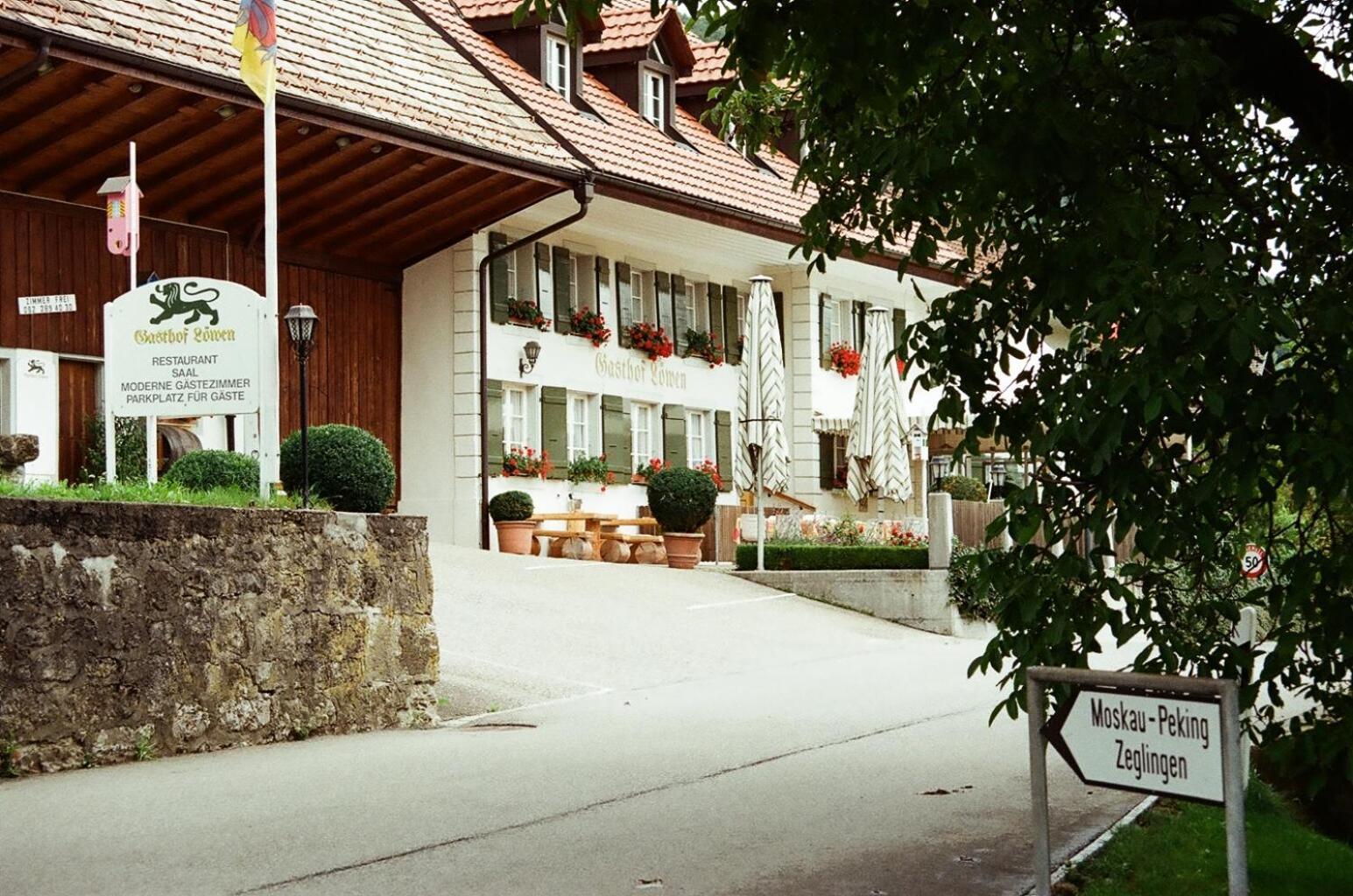 Hotel Gasthof Loewen à Wisen Extérieur photo